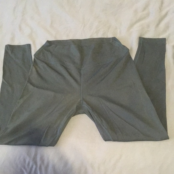 Balance Athletica Outlander OG Mountain Side Crop Top—Pine Pants for free - Picture 6 of 11